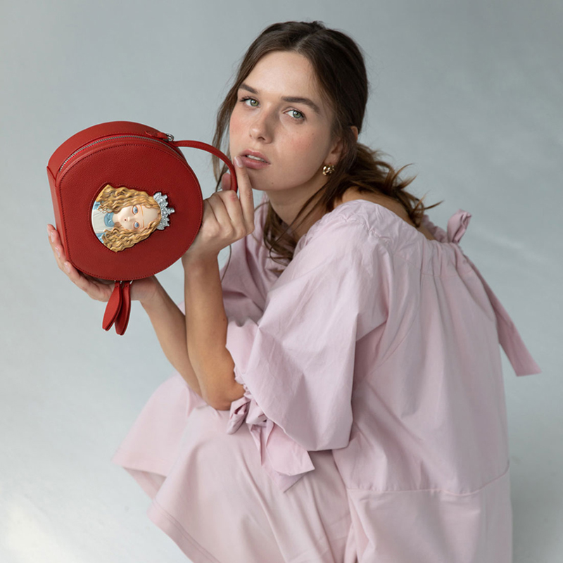 艺术浮雕爱丽丝皇后圆形包