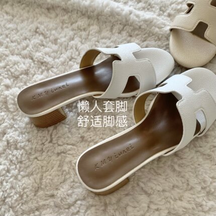 时髦！品质！养马人~INS老钱风粗跟凉拖鞋女夏网红百搭中跟一字拖