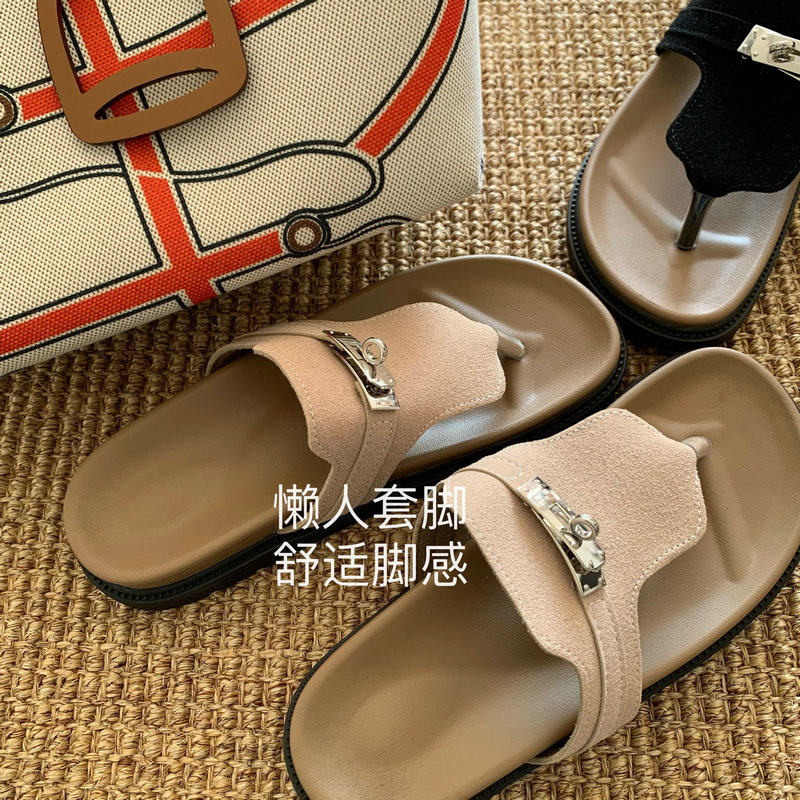 精致！经典！老钱时尚~INS小金扣夹脚厚底拖鞋一字凉拖鞋半托女夏