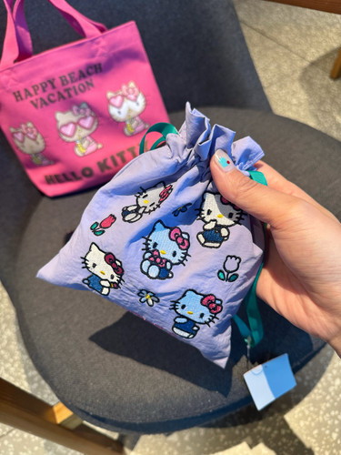 左小西 日系三丽鸥Kitty可爱卡通束口袋紫色刺绣口红零钱收纳包