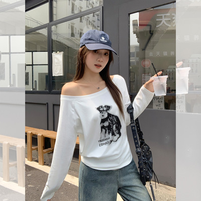 长袖棉慵懒风白色小狗印花斜肩