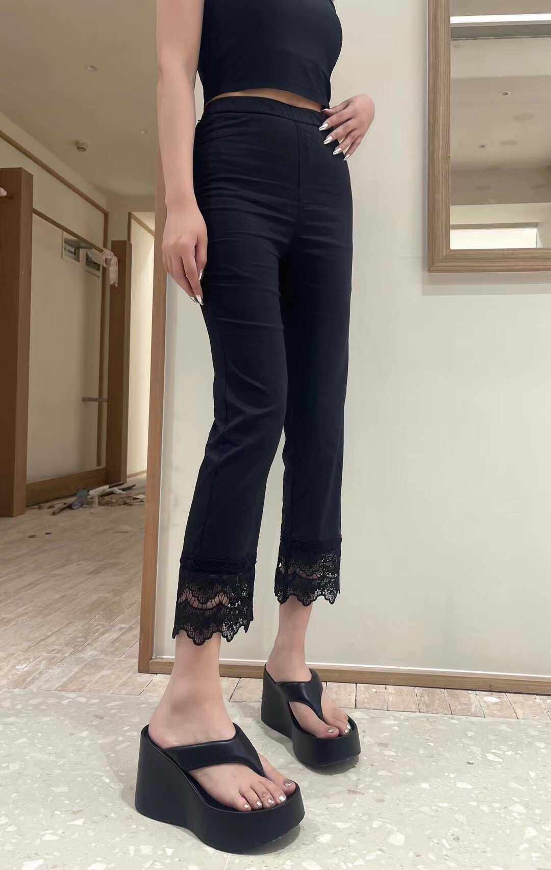 显瘦拼接蕾丝时尚黑色打底裤女