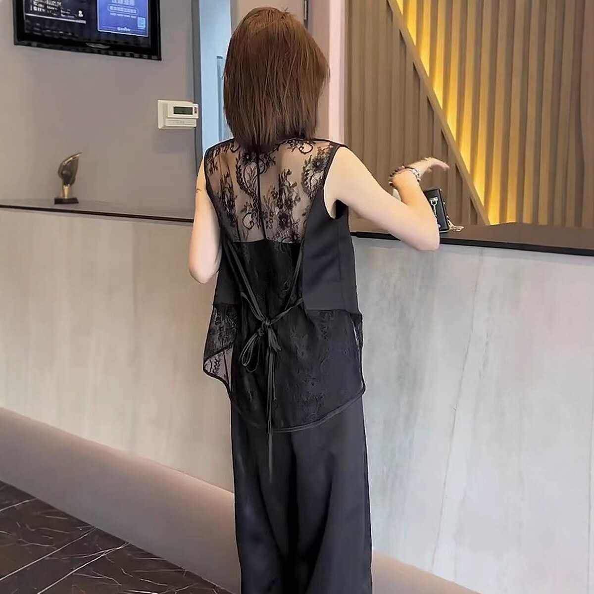 重工刺绣蕾丝系带露背叠穿马甲女