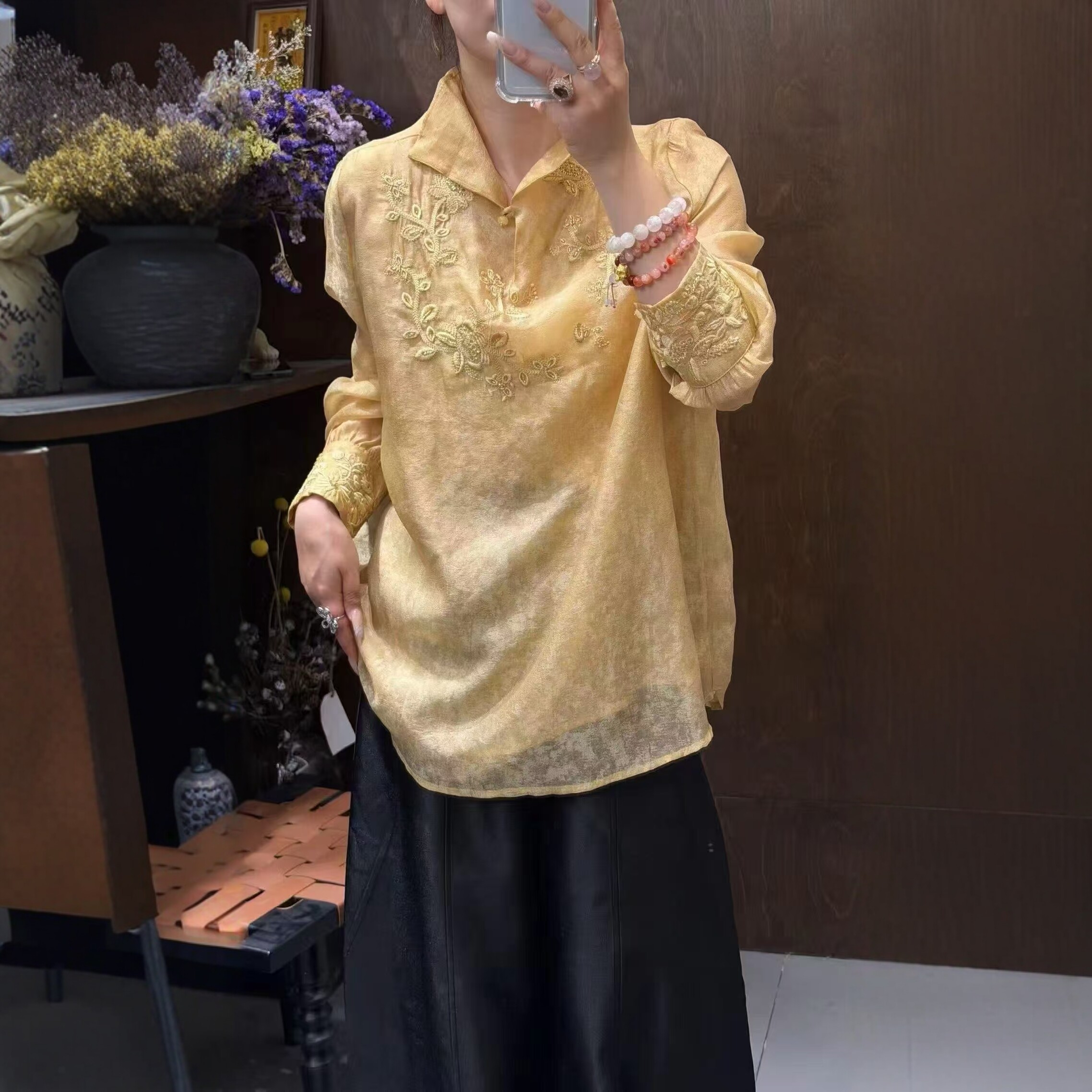 重工刺绣翻领长袖套头天丝衬衫女