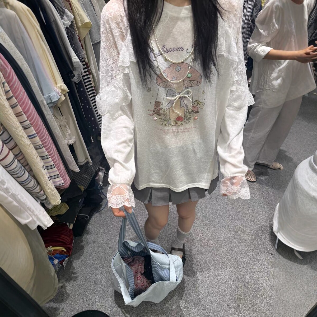 小清新拼蕾丝荷叶边插肩袖T恤女