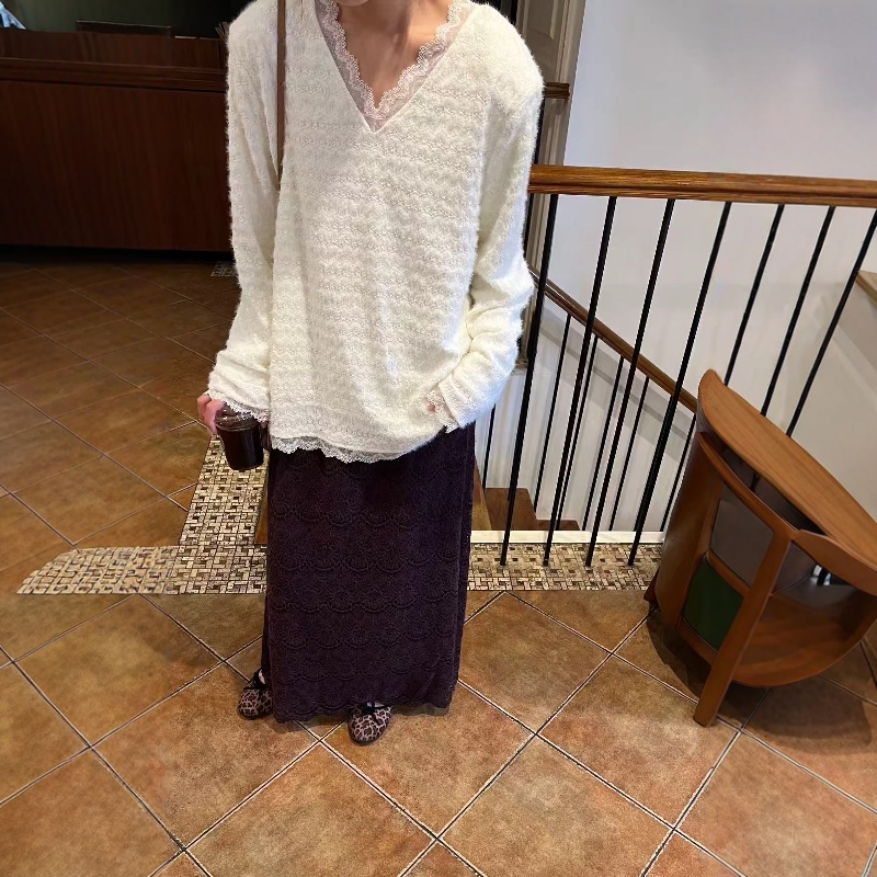 v领蕾丝边长袖t恤女2025秋冬新款欧洲站宽松中长款磨毛蕾丝打底衫