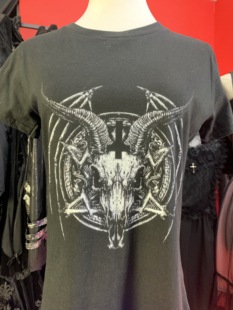 Museum暗黑风羊头印花圆领短袖 T恤 Pain 痛苦x博物馆