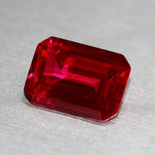 长方形红宝石鸽血红色缅甸