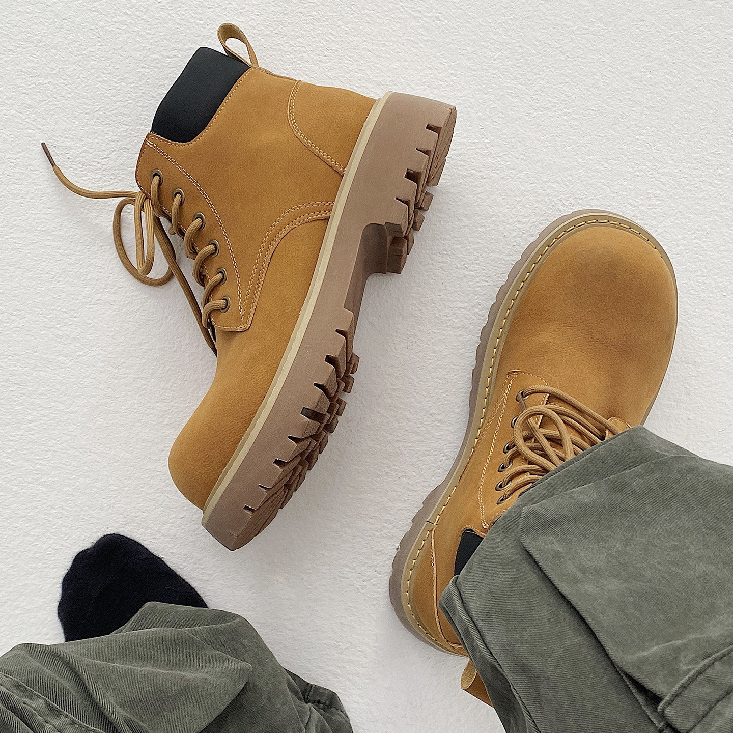 厚底增高马丁靴超好看的大黄靴男