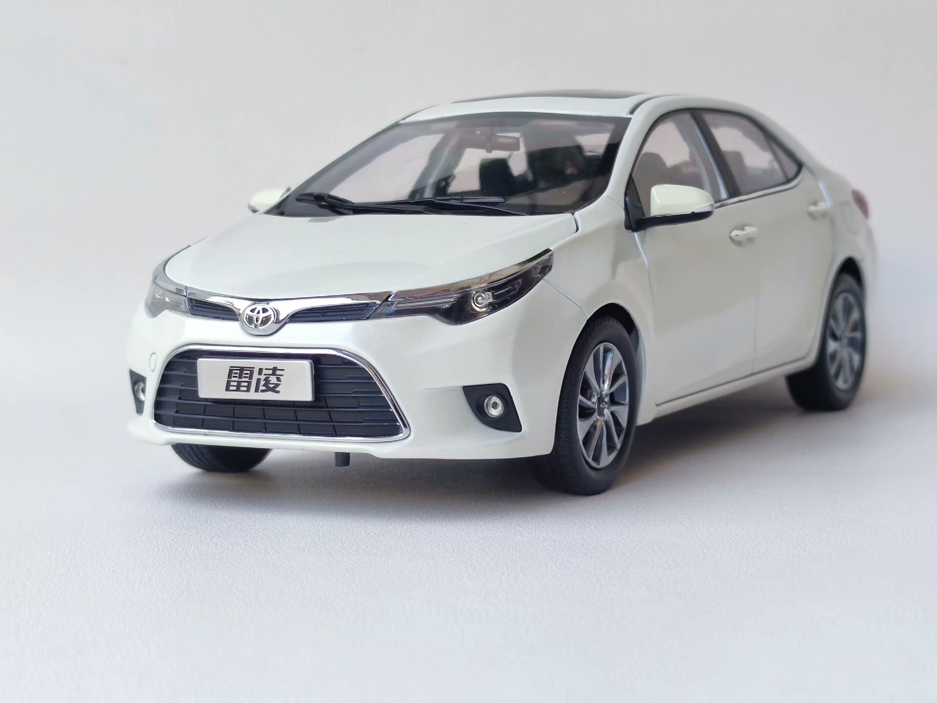 1:18原厂广汽丰田雷凌车模 2014-2016款 TOYOTA 合金汽车模型