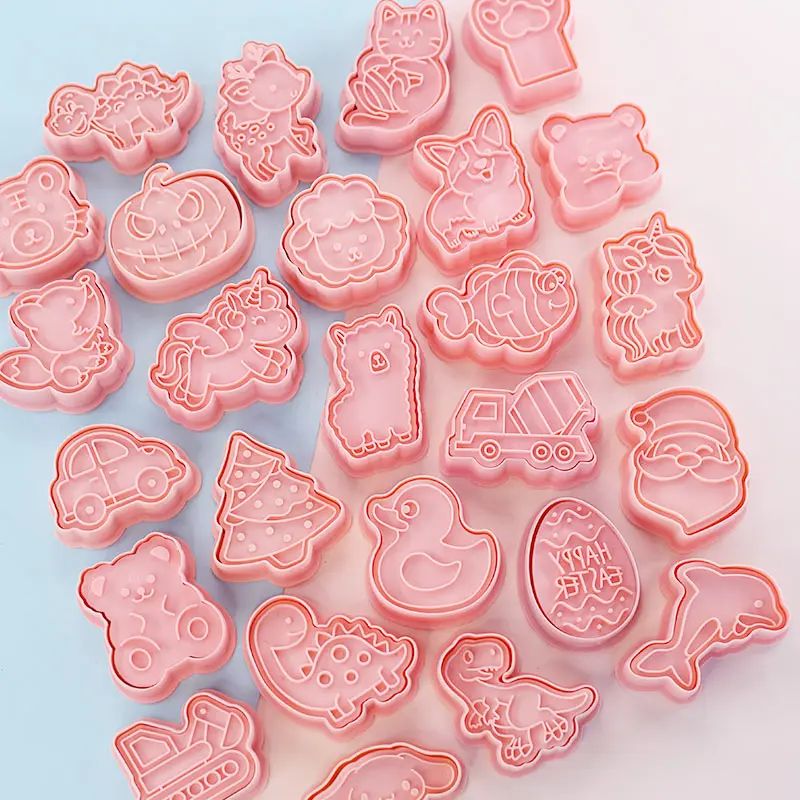 8 Pcs/set Cookie Cutters Plastic 3D Cute Cartoon Pressable B