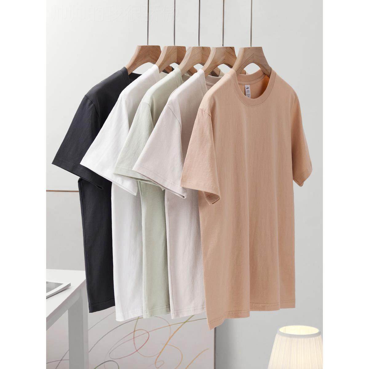 Short-sleeved T-shirt for women on clothes for men短袖T恤女