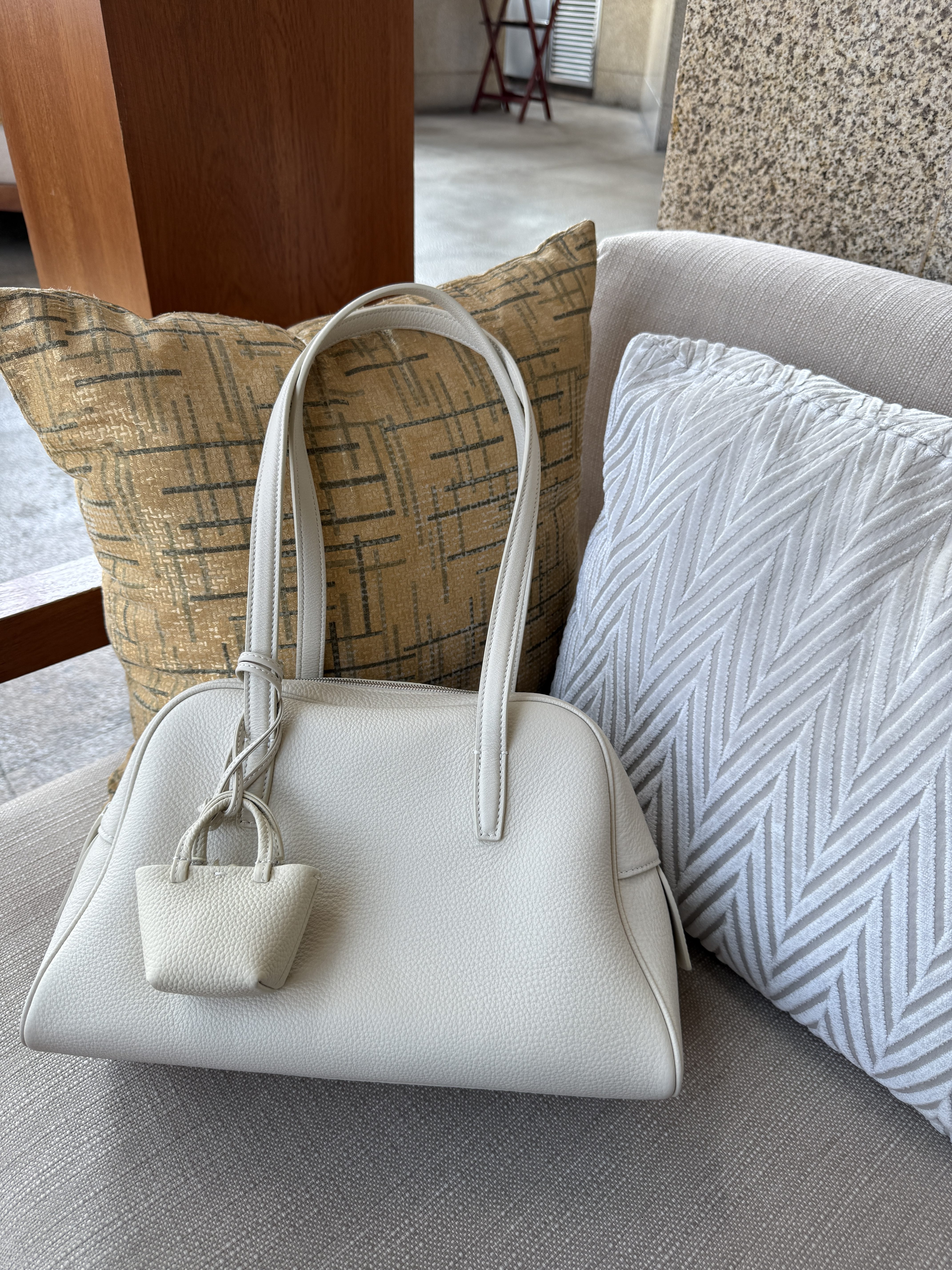 caifrog新款头层鹿皮纹大容量腋下包极简松弛软皮单肩包保龄球包,箱包皮具/热销女包/男包,腋下包,淘宝优惠券,粉丝福利购,淘宝优惠卷