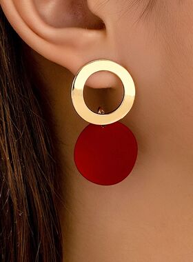 A Pair of Women's Earrings Wave Pattern Geometric Round Disc