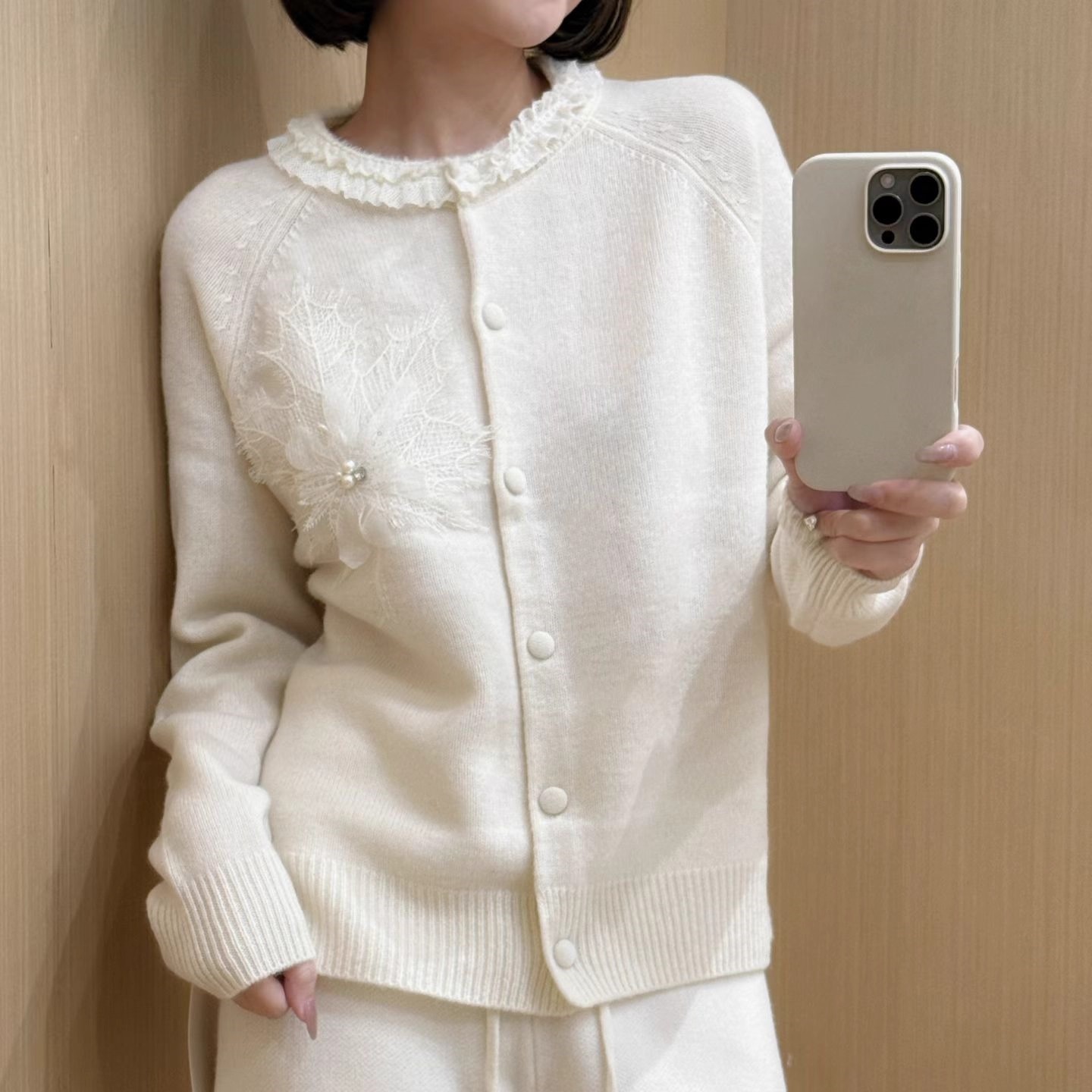 100%山羊绒毛衣2025冬装新款温柔木耳边圆领蕾丝花朵针织开衫女