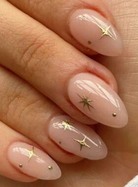 24Pcs Gold Stars Nude Color Almond Nail ArtSimple Wearable F