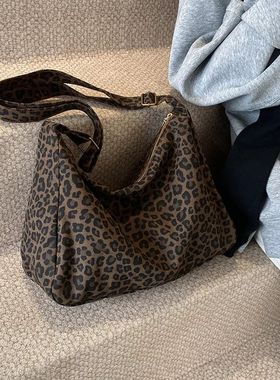 Trendy Casual Soft Textile Women's Shoulder Bag Large Capaci