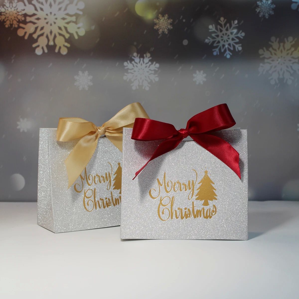 Merry Christmas Gift Box and Bags with Ribbon for Wrapping C