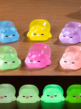 微景观简约现代创意夜光趴趴小猪DIY装饰品迷你汽车桌面树脂摆件