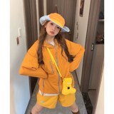 金沙桔上衣+ 黄色短裤