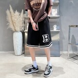 黑色