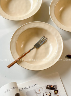 北欧风格纯色陶瓷餐盘高级西餐厅汤盘甜品碗家好看用意面沙拉碗