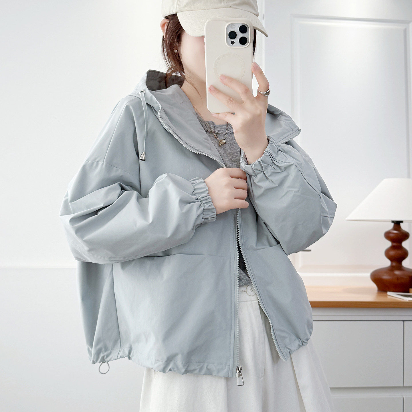 春装女款冲锋衣薄外套2026新款今年流行爆款短款小个子春秋季上衣