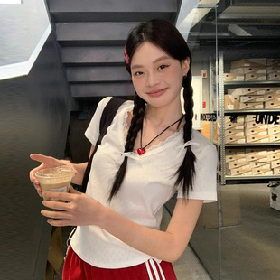 显瘦短款 白色蕾丝v领短袖 设计感小众修身 t恤女2025夏季 上衣 新款