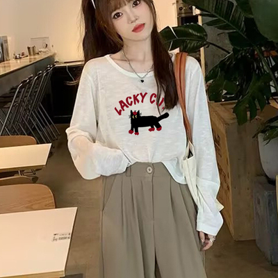 白色字母慵懒风微透宽松防晒罩衫