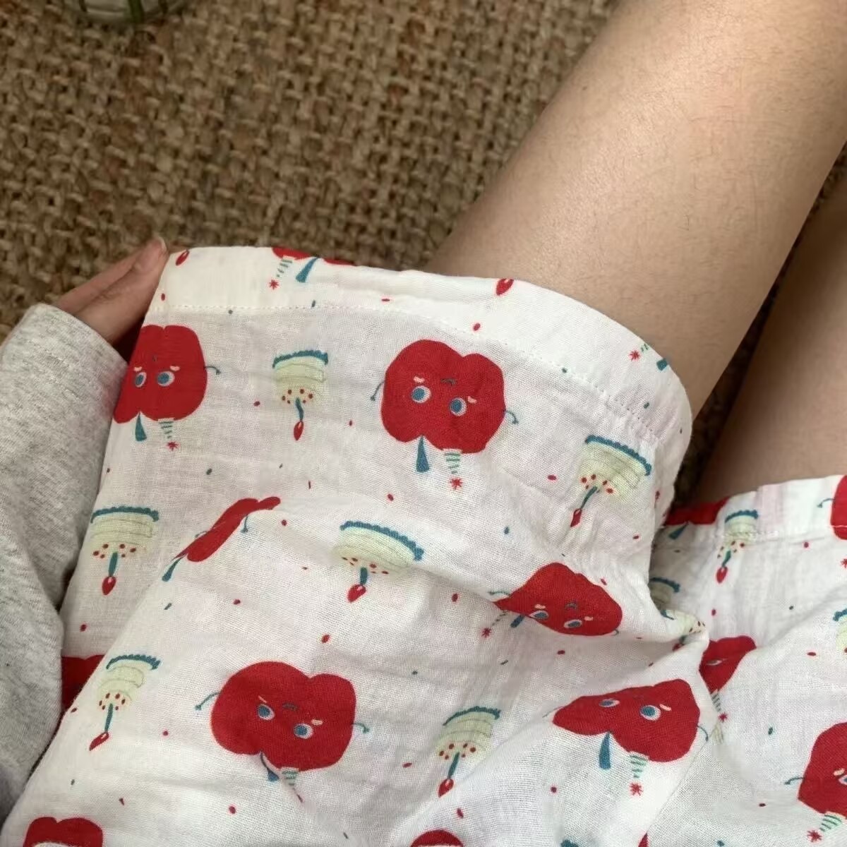 休闲百搭夏日苹果~卡通少女简约洋气夏季薄款宽松卡哇伊短裤子