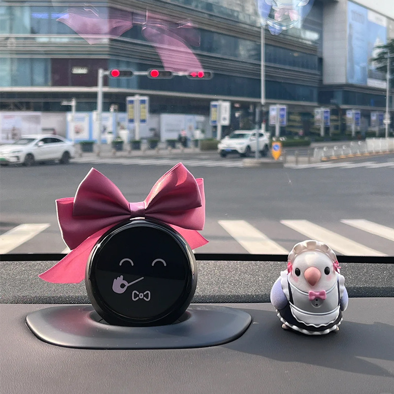 蔚来汽车nomi帽子女生可爱摆件es