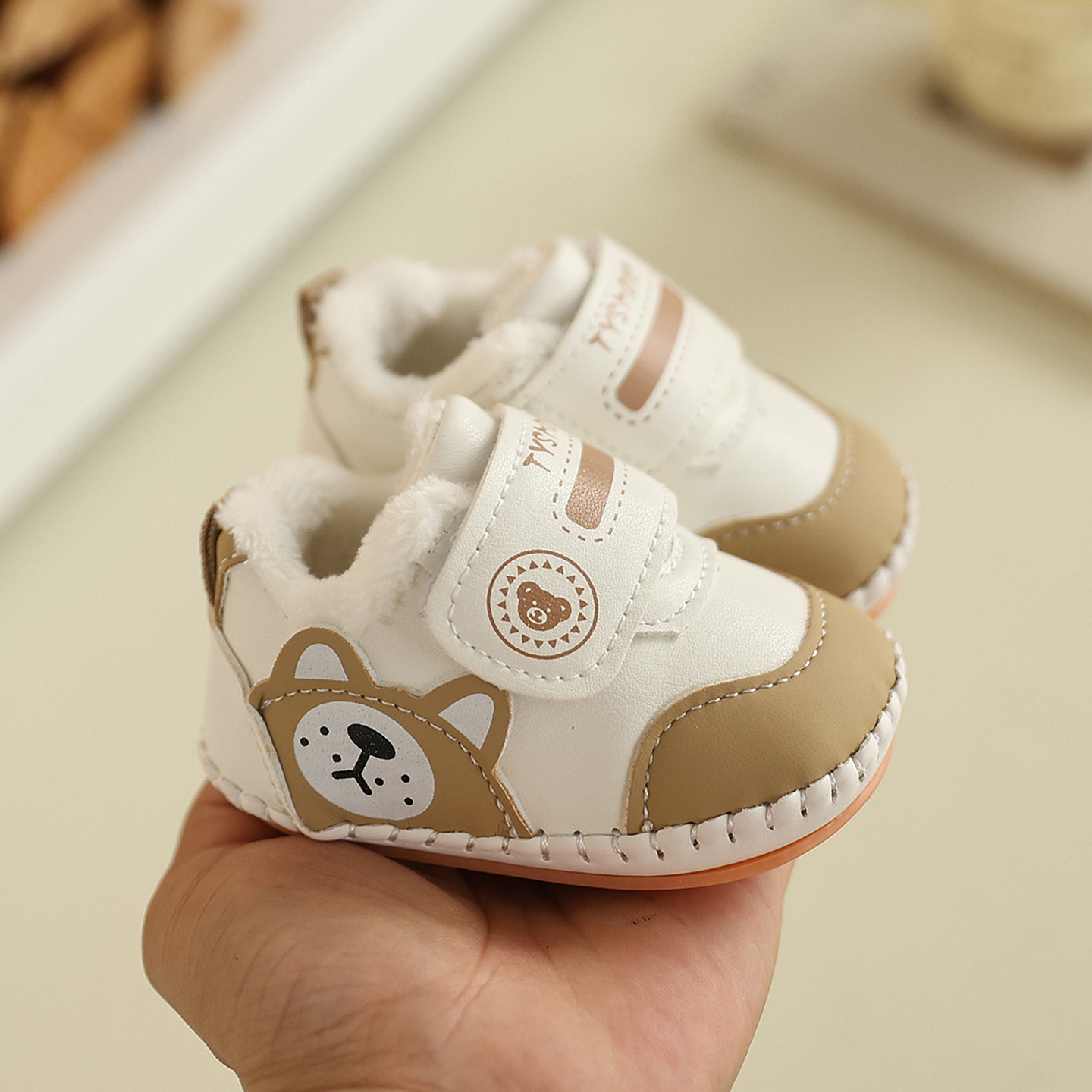 婴儿鞋冬季棉鞋加绒加厚软底