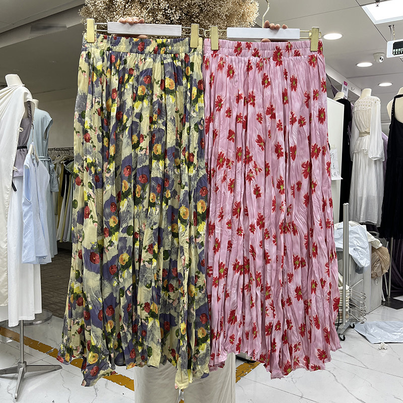 碎花半身裙女夏2025年新款大摆长裙高腰显瘦半裙设计感褶皱花裙子