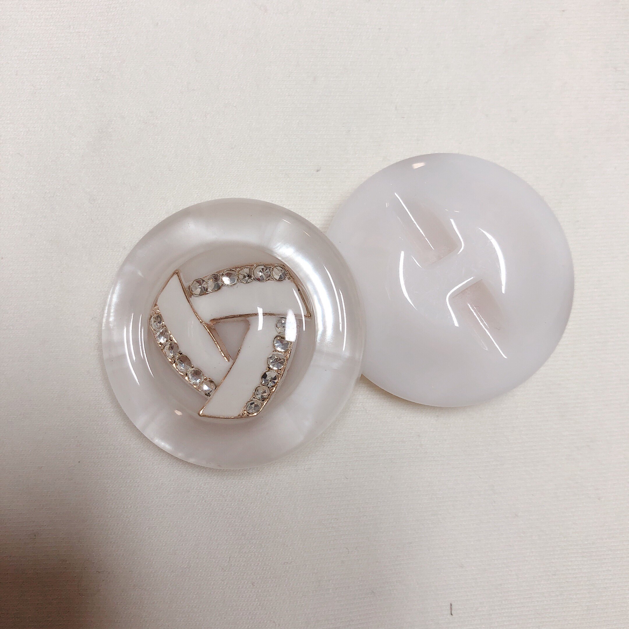AFF/点胶玻璃浮雕美人头特别款皮草/裘皮/羊毛手缝装饰扣