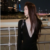 深V拼接长袖 星落黑曜 抽褶收腰包臀鱼尾丝绒连衣裙