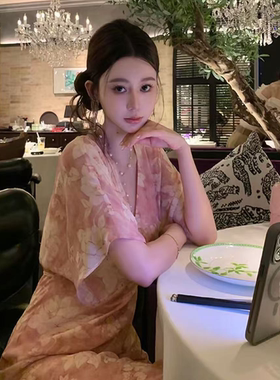 新款粉色印花雪纺连衣裙女V领碎花长裙子