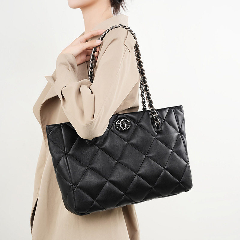 女士包包托特包2026新款女包时尚百搭单肩包休闲腋下包链条大包,箱包皮具/热销女包/男包,托特包,淘宝优惠券,粉丝福利购,淘宝优惠卷