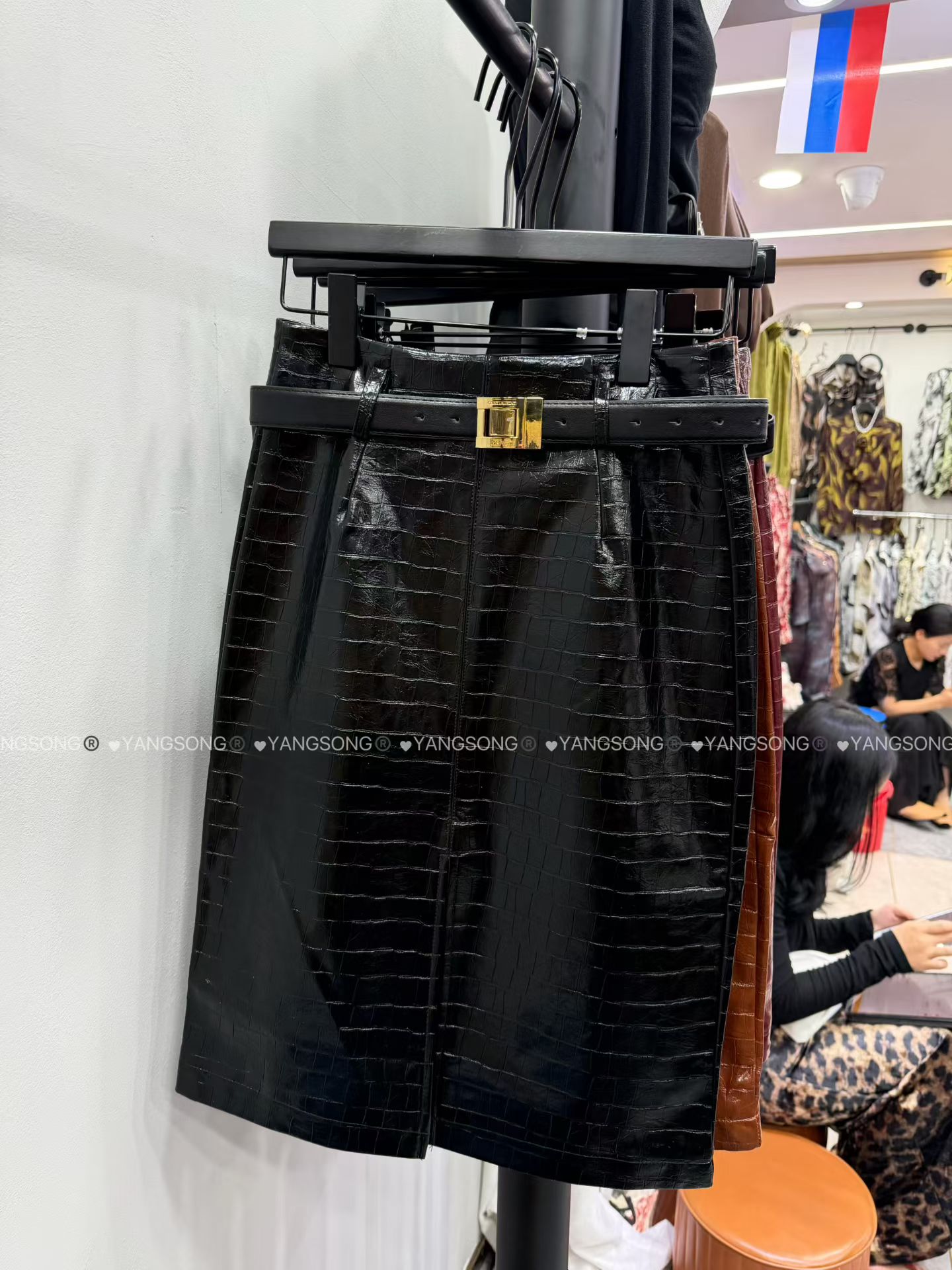 2026秋法式高级感纹理感PU皮高级半身裙女开叉高腰皮裙百搭包臀裙
