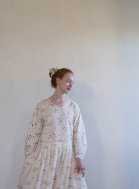 AULDCAT 2023SS  小碎花纯棉圆领长袖连衣裙 弧形袖 平褶