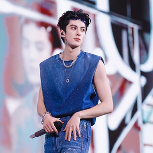 王鹤棣同款毛边牛仔背心烫钻时尚潮流欧美休闲坎肩T恤打底上衣男