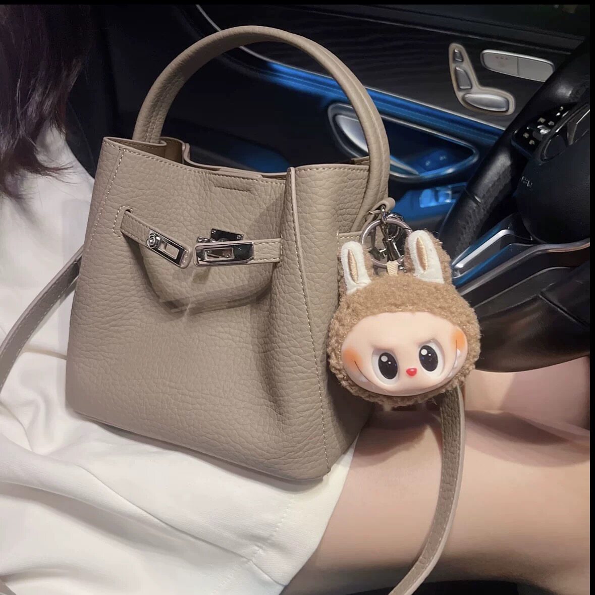 真皮水桶包手提凯利包2026新款高级通勤简约时尚休闲单肩斜挎包