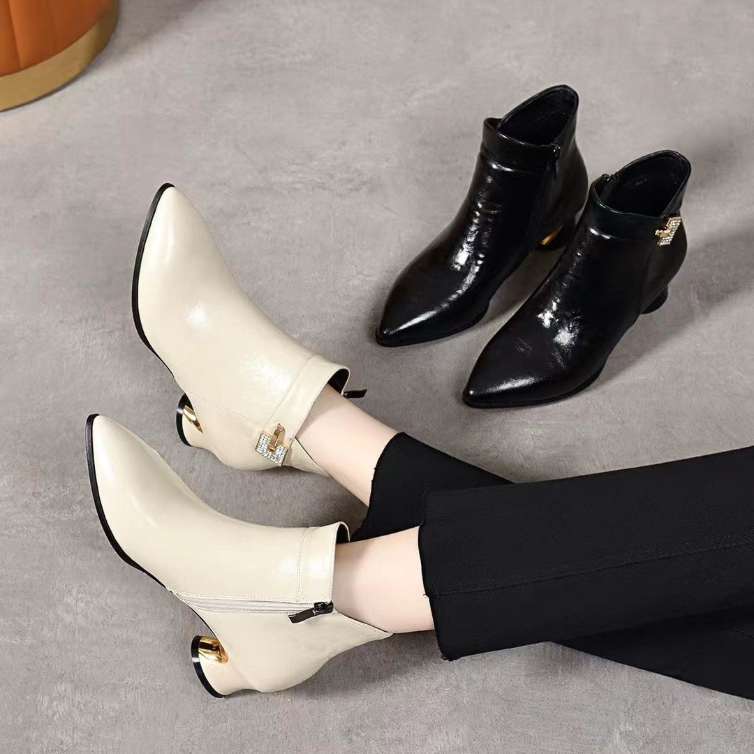 真皮尖头短靴女士显瘦靴子秋冬百搭女款裸靴低跟粗跟软底时尚女靴,女鞋,时装靴,淘宝优惠券,粉丝福利购,淘宝优惠卷