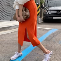 Южнокорейский весенний товар, оранжевая милая трикотажная юбка, (в наличии на складе), коллекция 2022, тренд сезона