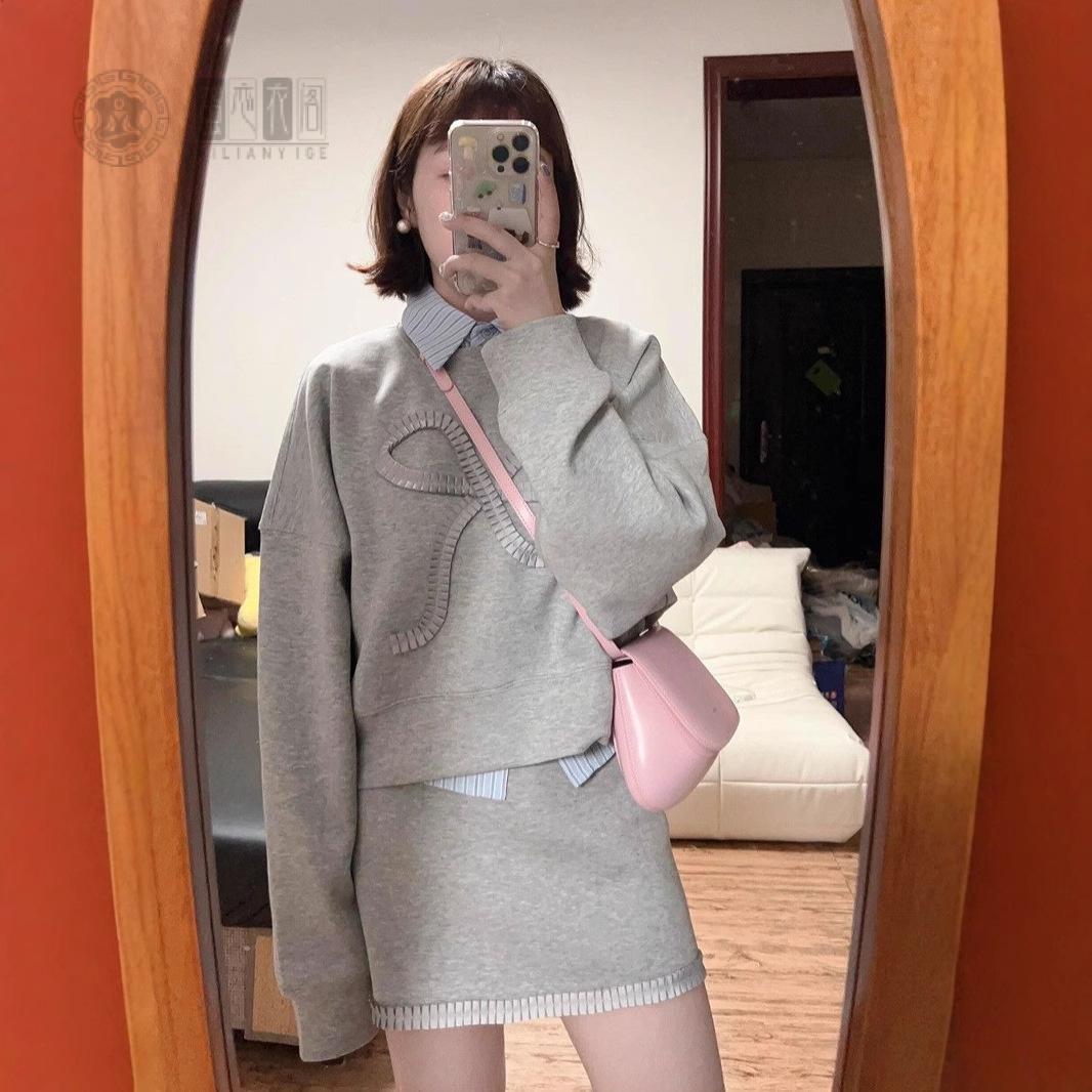 早秋韩版新款女简约小众圆领卫衣