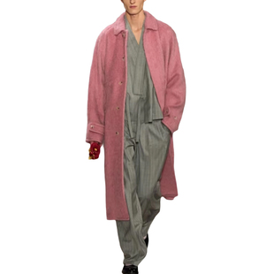 ROKKIHU 秋冬秀场款田嘉瑞同款粉色毛绒长款翻领大衣宽松休闲外套