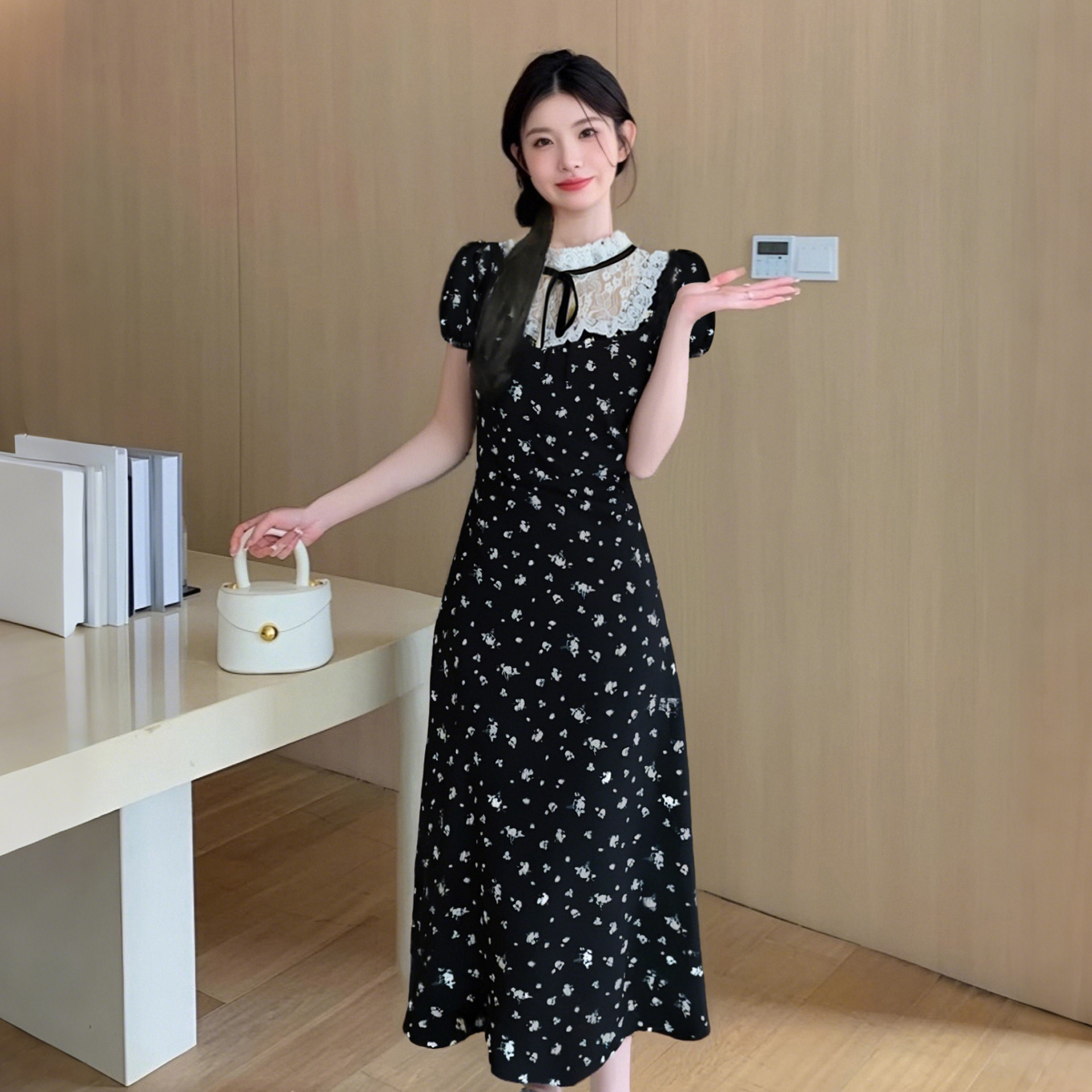 有内衬法式茶歇拼接黑色碎花连衣裙收腰a字小黑裙少女短裙D1326