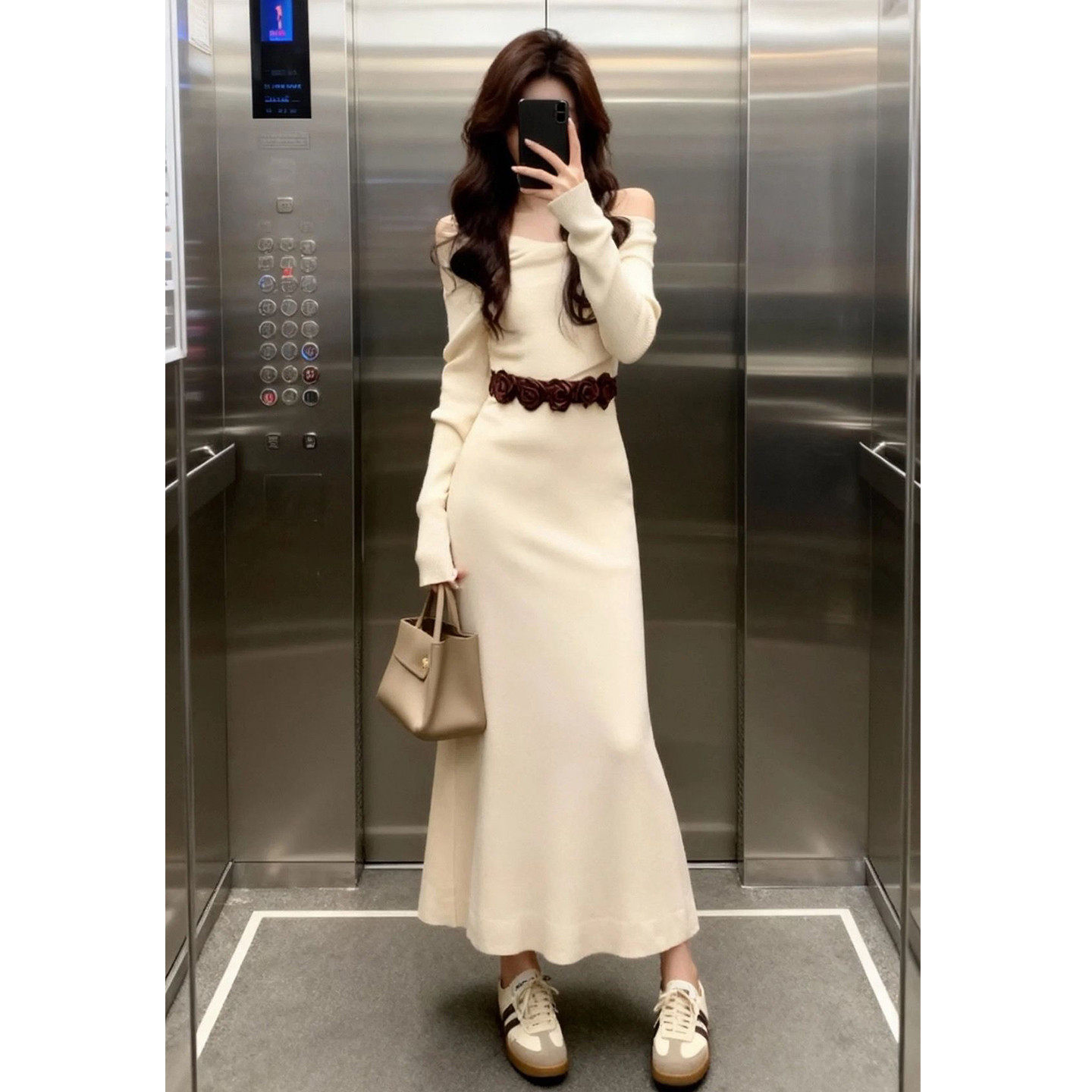 特别漂亮掐腰一字肩针织连衣裙子女2026新款早秋穿搭性感包臀长裙