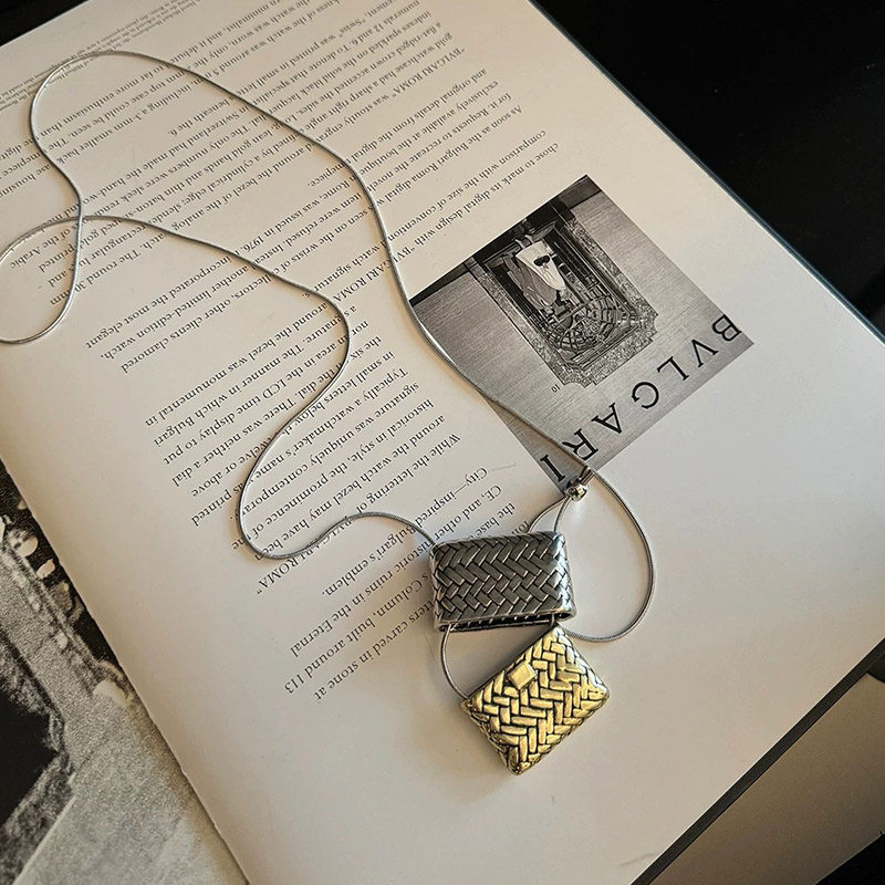 网红欧阳重工设计高级感金属编织袋项链女长款小众包包毛衣锁骨链