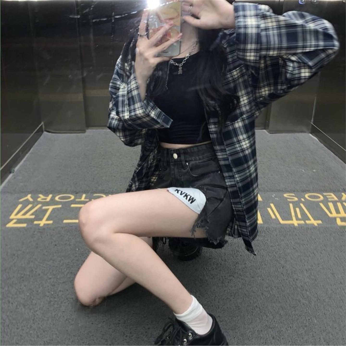 春夏季新款新复古格子长袖衬衫外套女宽松设计感小众防晒衬衣潮