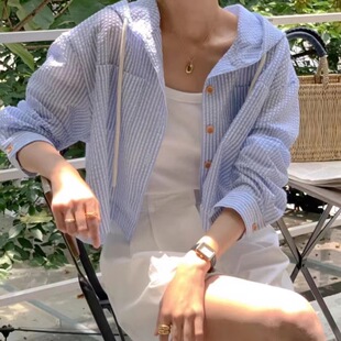 2026春秋新款气质百搭单排扣条纹撞色短款宽松长袖防晒连帽衬衫女